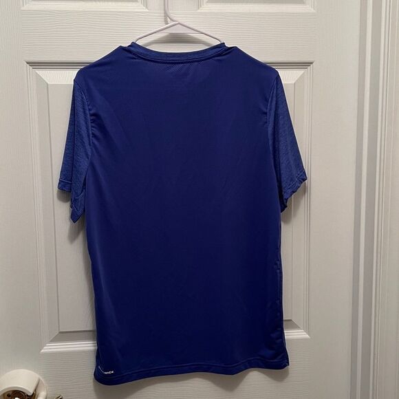 Set of 2 Reebok men’s size small athletic shirts. - Picture 7 of 9